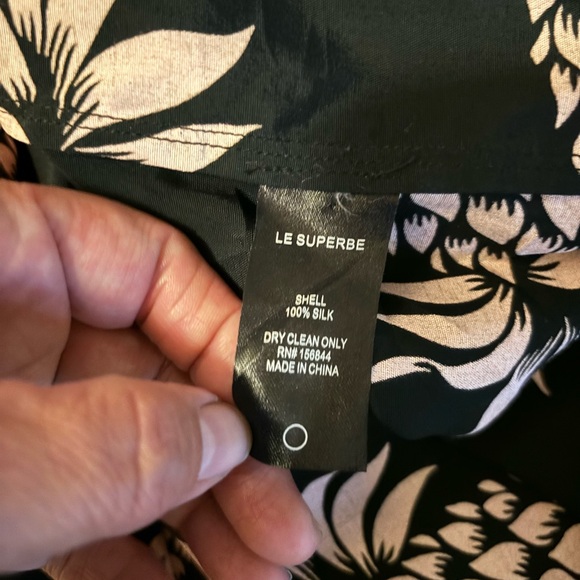 LE SUPERBE BEAUTIFUL SILK SHIRT, LIKE NEW, SIZE 6, pineapple print - Picture 13 of 14